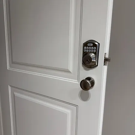 Amazon 8 3* 티라나